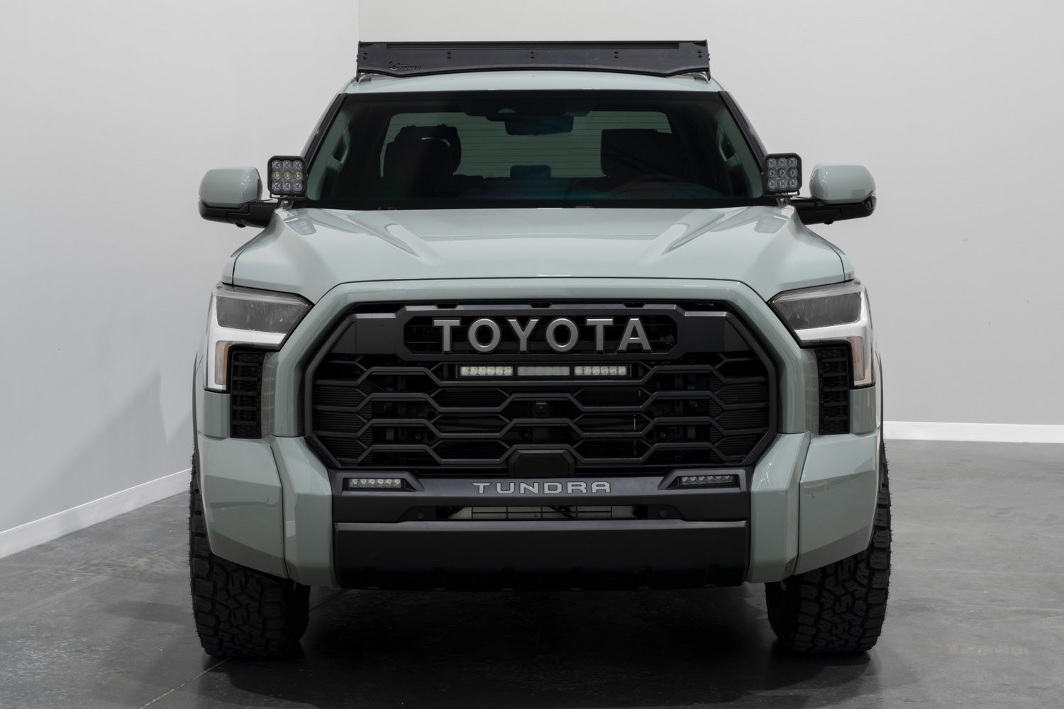 2022_toyota_tundra_ss18_pro_grille_lightbar_kit_studio_straight_off.jpg