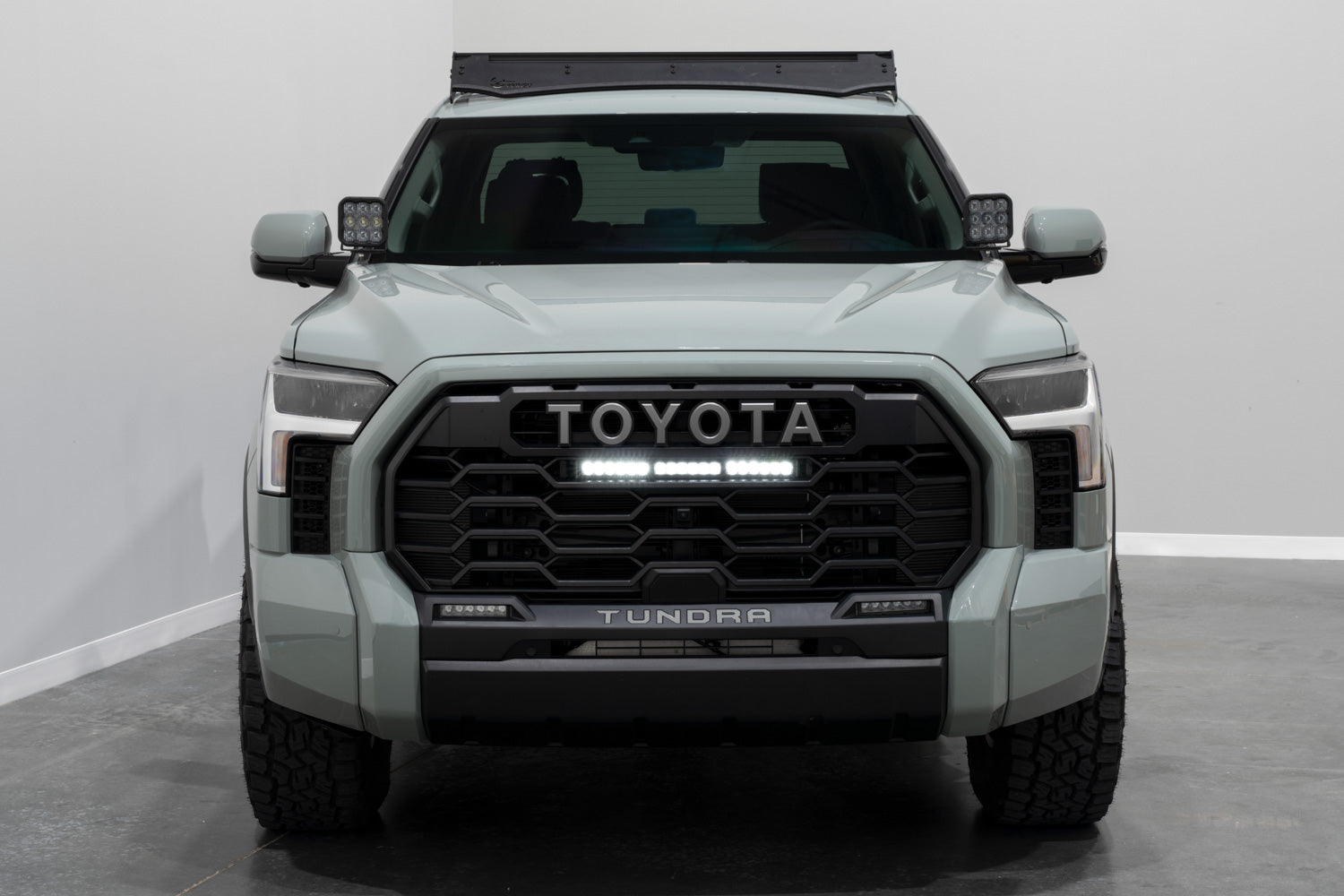 2022_toyota_tundra_ss18_pro_grille_lightbar_kit_studio_straight_on.jpg