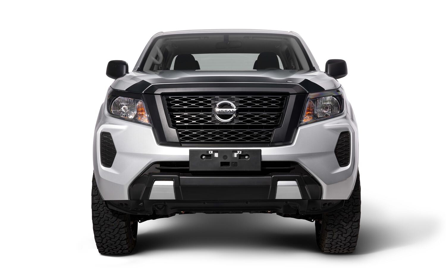 HKY_Aeroskin_Smoke_22Nissan_Frontier_Silver_2842195.jpg