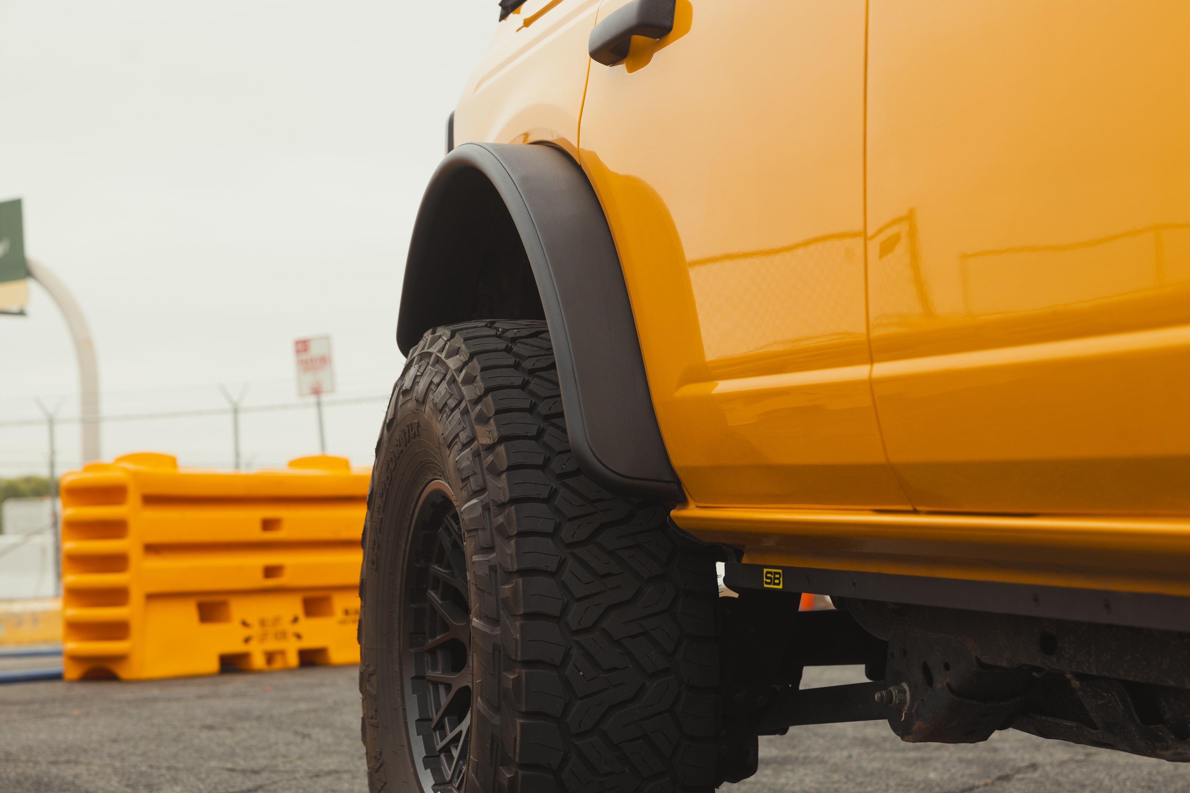SB-Bronco-Fenders-08.JPG
