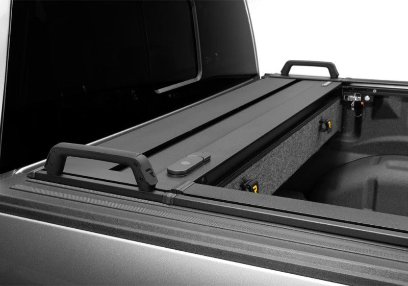 Retrax 20-26 Chev/GMC Silverado/Sierra 2500/3500 6.9ft (No Side Boxes) RetraxPRO EZ-Off FRC-4000