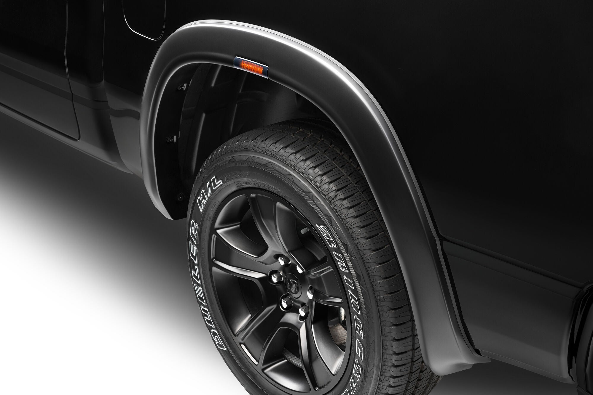 husky-rvl-fender-flare-2023-ram-1500-2805939_rear.jpg