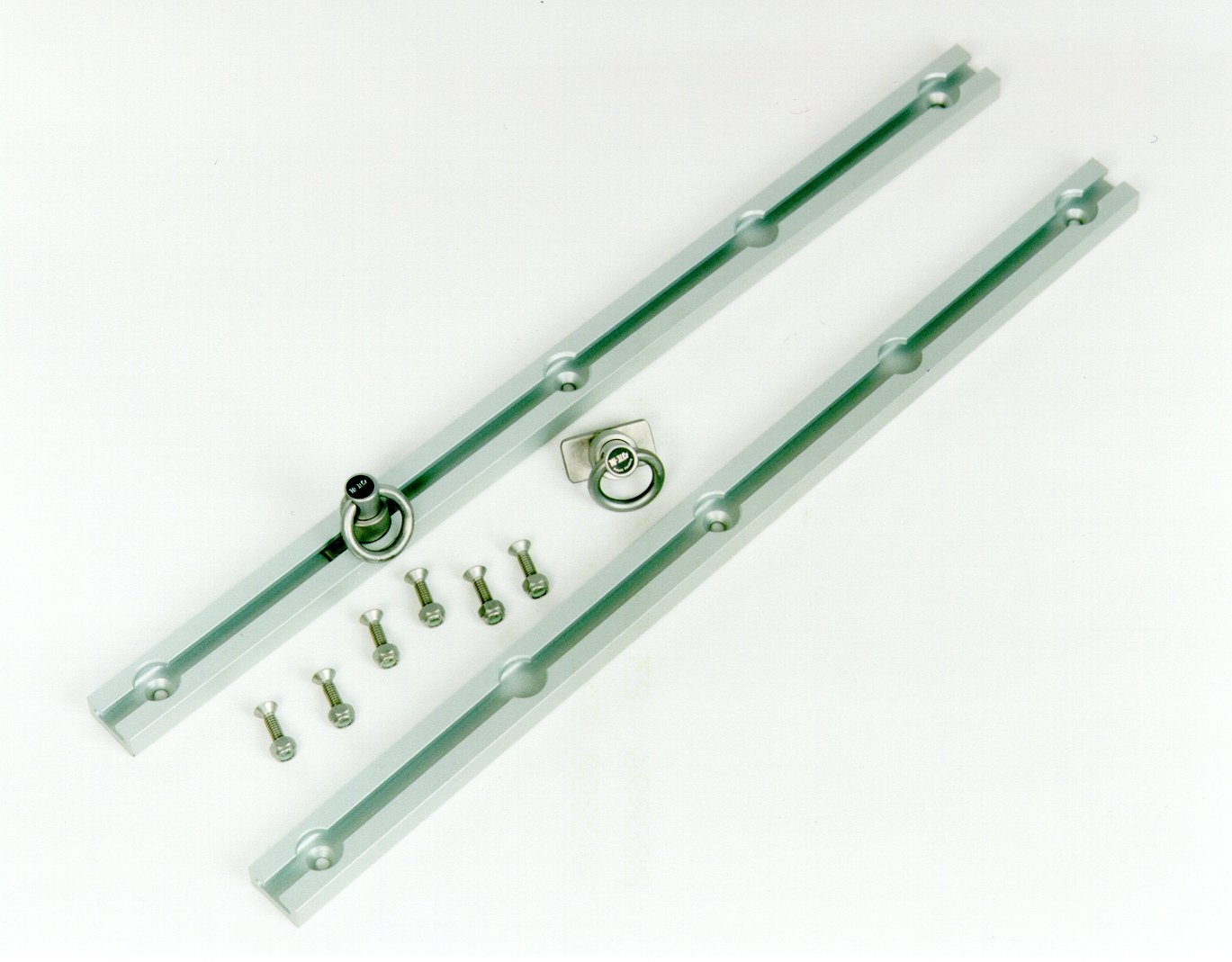 Hi-lift Jack SWR22S 22" Silver Set. 2 anodized aluminum rails, 2 stainless steel locking slides.